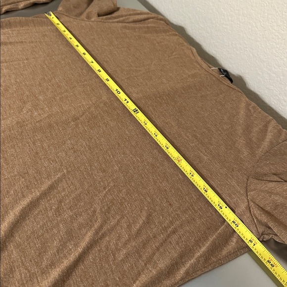 NWT EMERY ROSE Crew Neck Long Sleeve Back Button Up T-Shirt Curved Hem Top - Picture 10 of 10